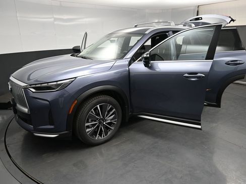 Certified 2026 INFINITI QX60 Luxe w/ Cargo Package AWD/4WD image 9