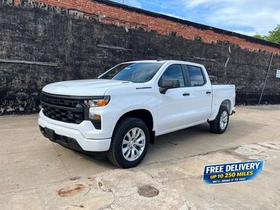 New 2026 Chevrolet Silverado 1500 Custom w/ LPO, Dark Essentials Package