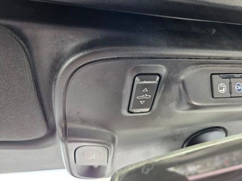 Used 2019 Chevrolet Camaro LT RWD image 31