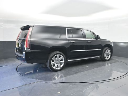 Used 2020 Cadillac Escalade ESV Luxury image 15