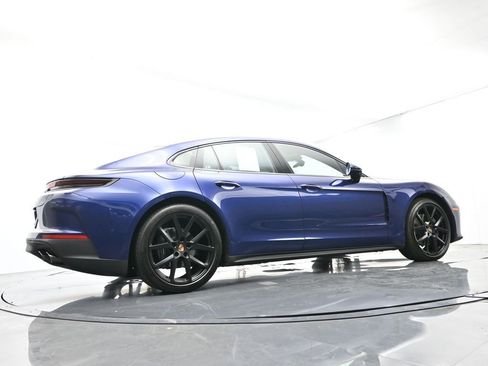 Used 2025 Porsche Panamera image 52