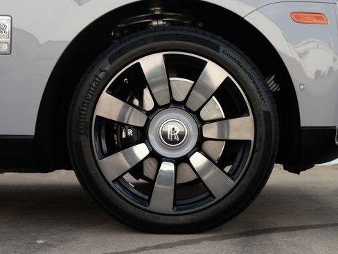 Used 2024 Rolls-Royce Cullinan image 38