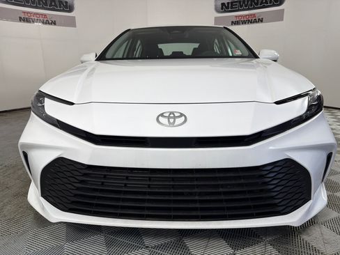 Used 2025 Toyota Camry LE w/ Convenience Package FWD image 8