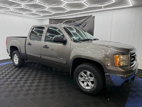 Used 2013 GMC Sierra 1500 SLE w/ Power Tech Package AWD/4WD image 2