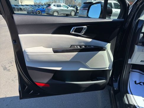 Certified 2024 Kia Carnival EX image 25