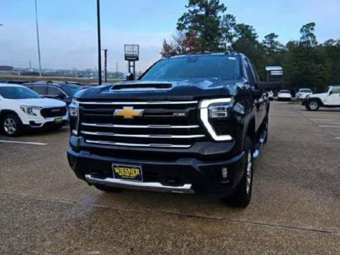 Certified 2025 Chevrolet Silverado 2500 LT w/ Z71 Chrome Sport Edition image 3