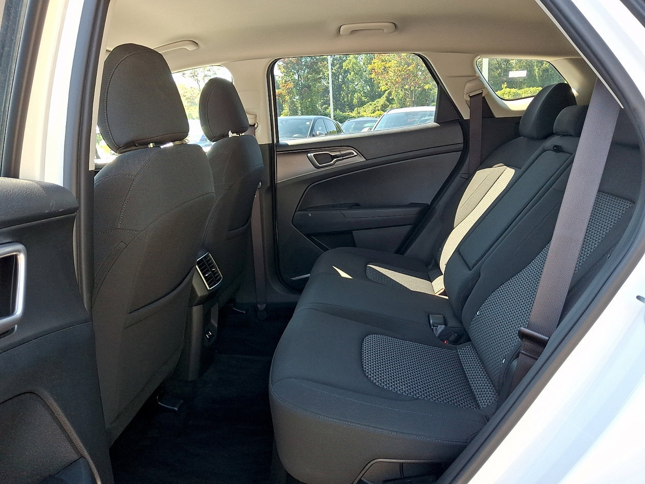 Used 2026 Kia Sportage LX FWD image 10