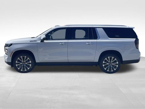 New 2026 Chevrolet Suburban High Country AWD/4WD image 6
