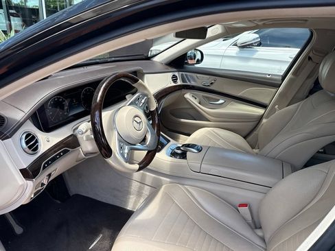 Used 2020 Mercedes-Benz S 560 Sedan image 4
