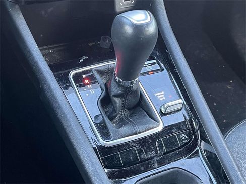 Used 2023 Jeep Compass Limited image 26