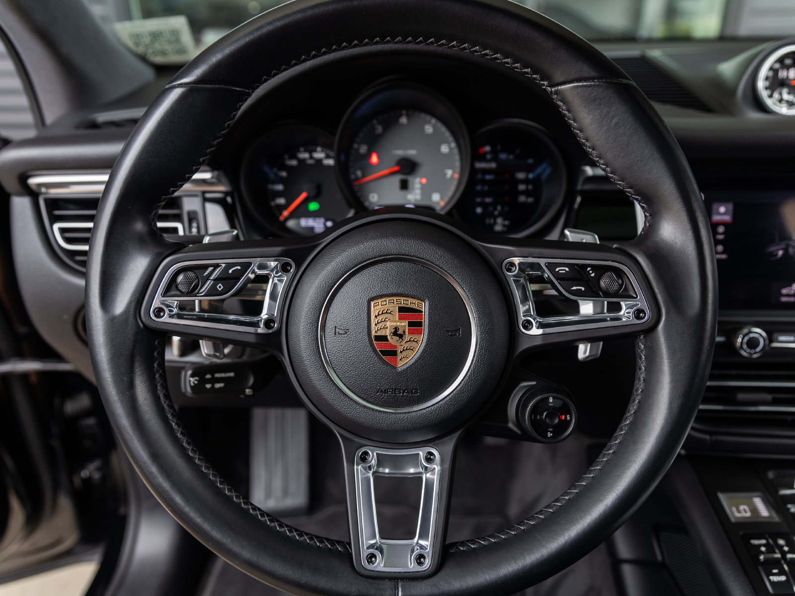 Certified 2019 Porsche Macan S AWD/4WD image 29