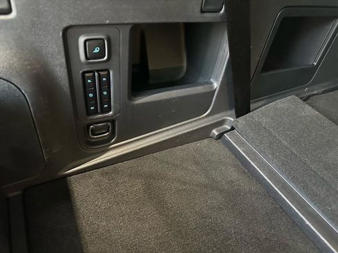 Certified 2025 Ford Expedition Active image 30