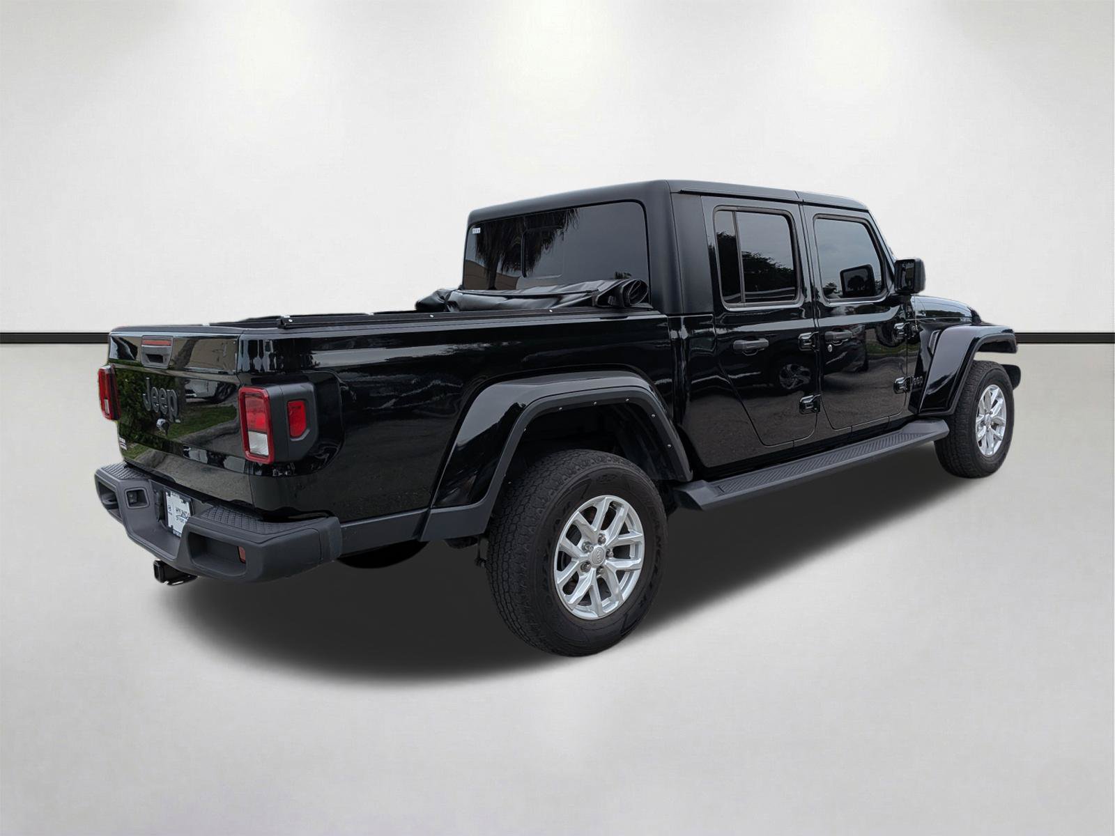 Used 2023 Jeep Gladiator Sport AWD/4WD image 4