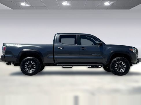 Used 2022 Toyota Tacoma TRD Off-Road w/ Technology Package AWD/4WD image 7