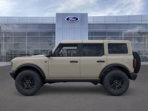 New 2026 Ford Bronco Badlands image 3