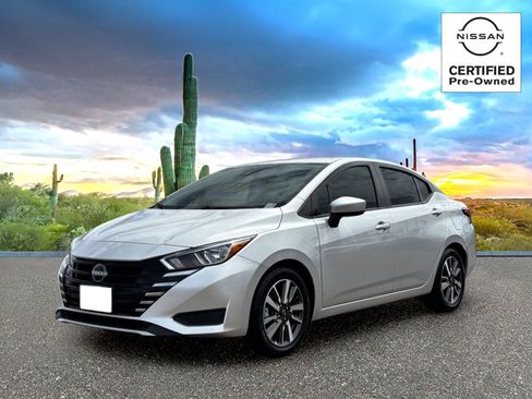 Used 2023 Nissan Versa SV FWD image 2