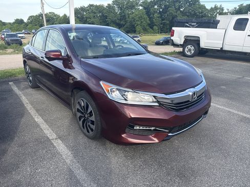 Used 2017 Honda Accord EX-L image 2