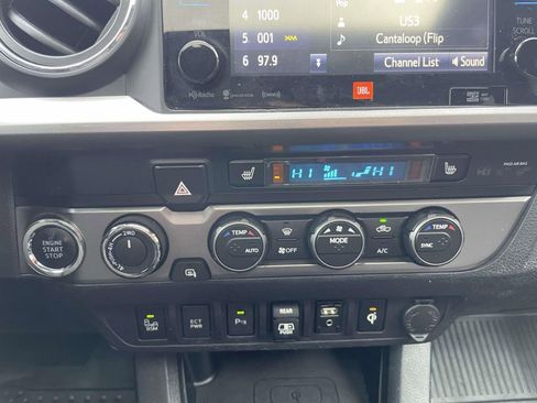 Used 2019 Toyota Tacoma Limited image 28