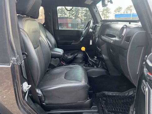 Used 2018 Jeep Wrangler Freedom Edition image 9