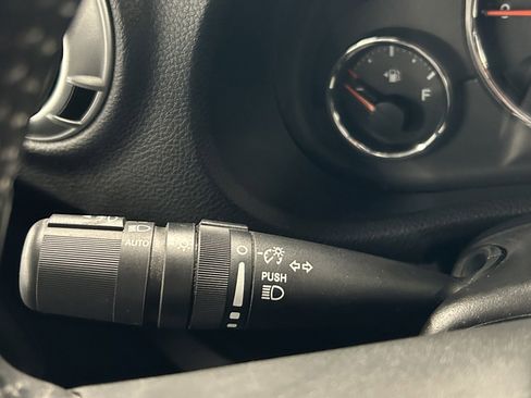 Used 2015 Jeep Wrangler Unlimited Sahara w/ Connectivity Group image 28