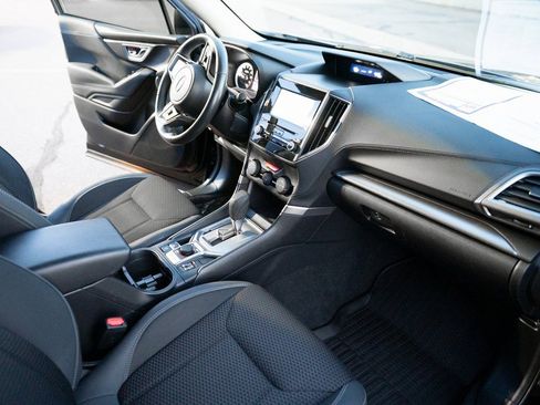 Used 2023 Subaru Forester Premium image 10