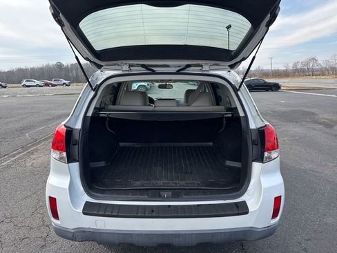 Used 2012 Subaru Outback 2.5i Limited AWD/4WD image 15