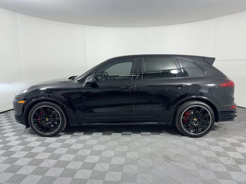 Used 2018 Porsche Cayenne GTS image 2