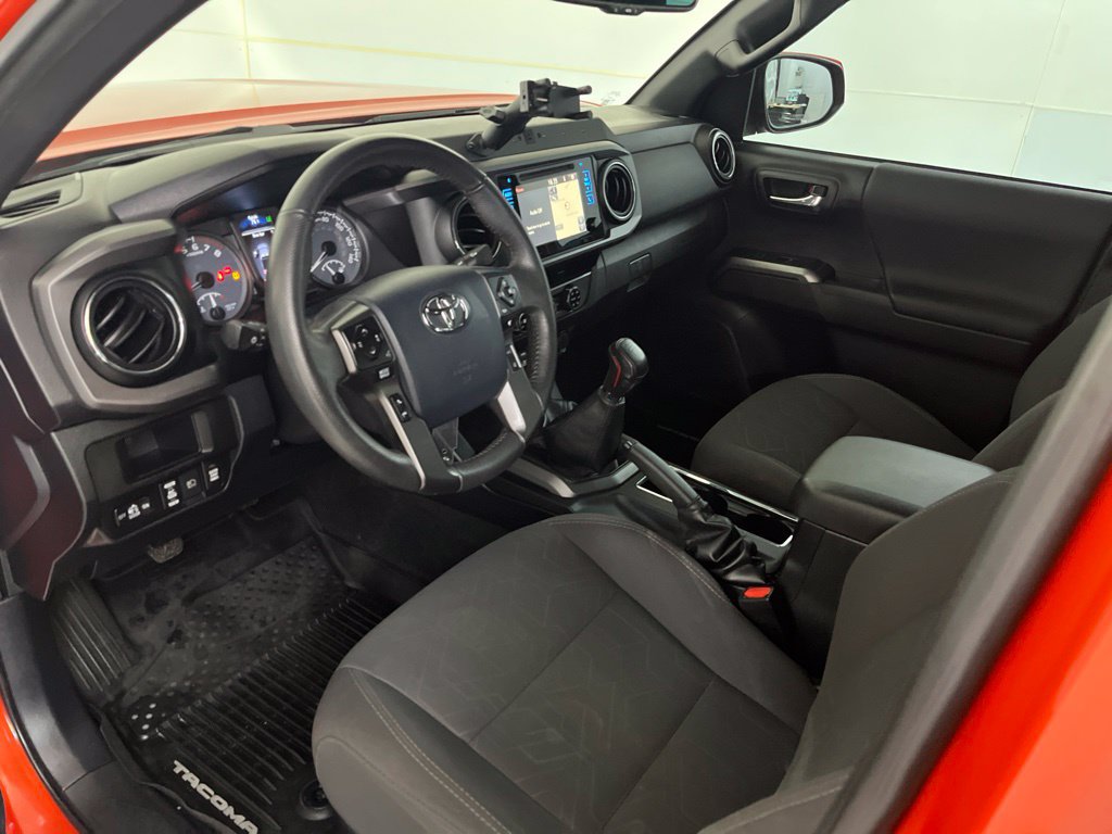 Used 2018 Toyota Tacoma TRD Off-Road AWD/4WD image 25
