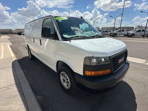 Used 2022 GMC Savana 2500 RWD image 9