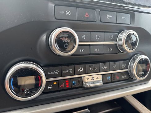 Used 2024 Ford Expedition Max Limited image 20