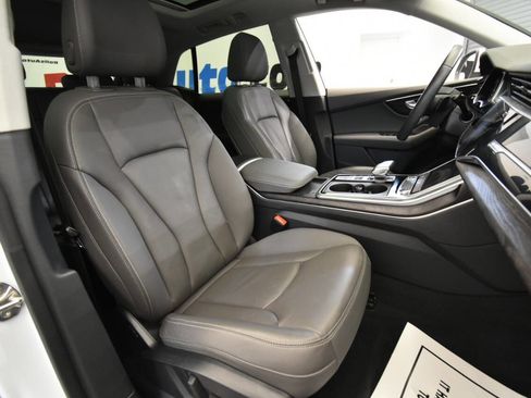 Used 2021 Audi Q8 Premium w/ Convenience Package image 16
