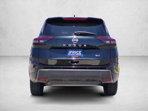Used 2024 Nissan Rogue SV FWD image 7