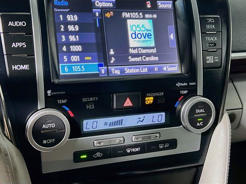 Used 2014 Toyota Camry XLE FWD image 26