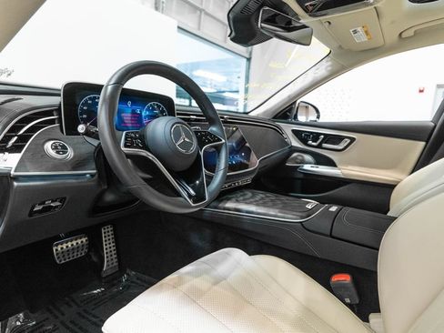 Used 2025 Mercedes-Benz E 450 4MATIC All-Terrain Wagon image 4