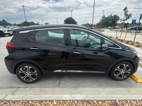 Used 2020 Chevrolet Bolt Premier w/ Infotainment Package FWD image 4