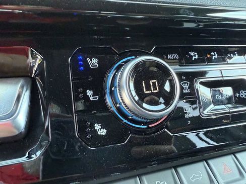 New 2025 GMC Sierra 2500 AT4 w/ AT4 Premium Plus Package image 9