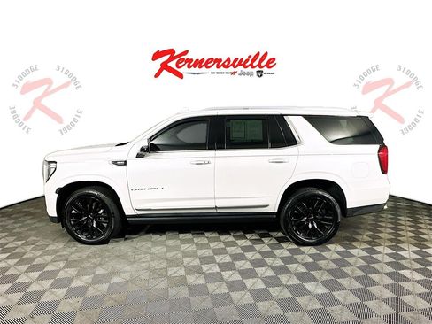 Used 2021 GMC Yukon Denali w/ Denali Premium Package image 4