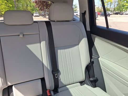 Used 2023 Volkswagen Tiguan SE w/ Panoramic Sunroof Package AWD/4WD image 20
