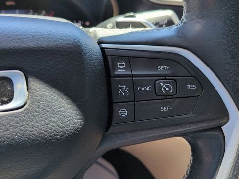 Used 2021 Jeep Grand Cherokee L Limited AWD/4WD image 22
