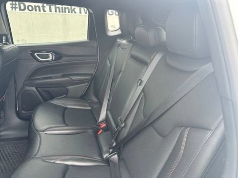 Used 2025 Jeep Compass Trailhawk AWD/4WD image 9