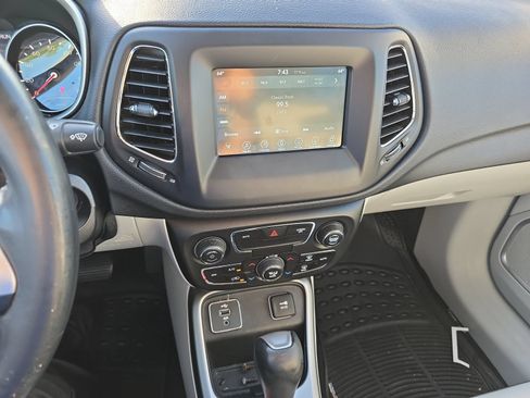 Used 2018 Jeep Compass Latitude w/ Popular Equipment Group FWD image 14