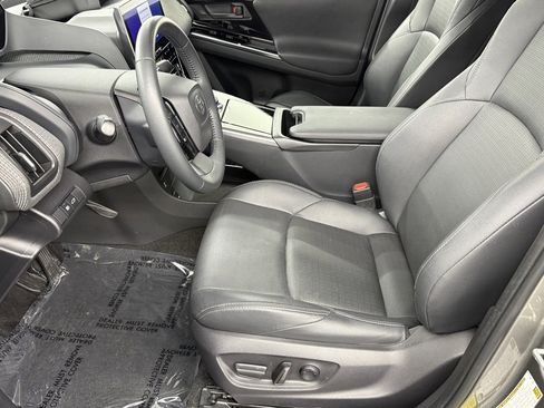 Used 2023 Toyota bZ4X Limited image 17