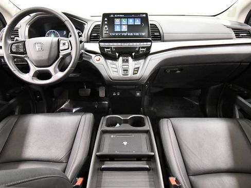 Certified 2025 Honda Odyssey EX-L image 3
