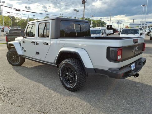 Used 2022 Jeep Gladiator Sport AWD/4WD image 5