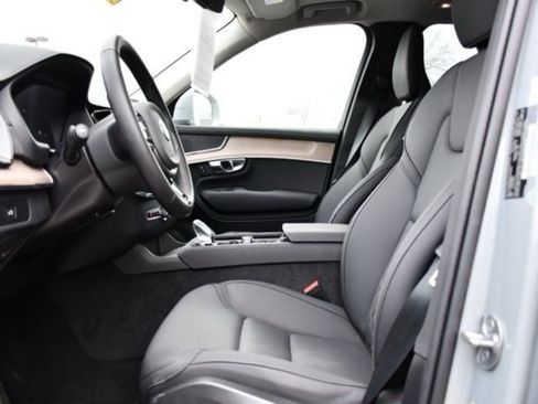 Certified 2025 Volvo XC90 B6 Plus image 11