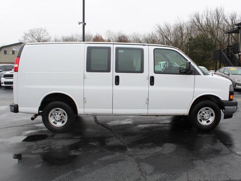 Used 2019 Chevrolet Express 2500 w/ Driver Convenience Package RWD image 4