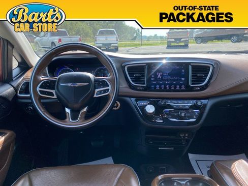 Used 2018 Chrysler Pacifica Limited w/ Advanced Safetytec Group FWD image 24