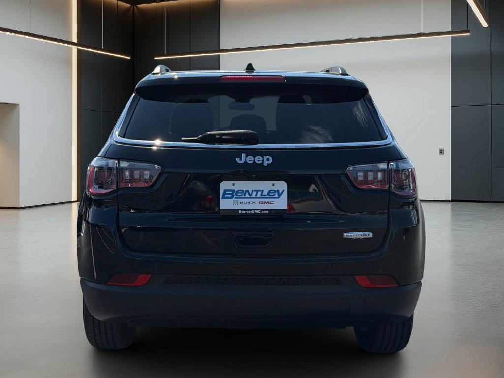 Used 2021 Jeep Compass Latitude FWD image 5