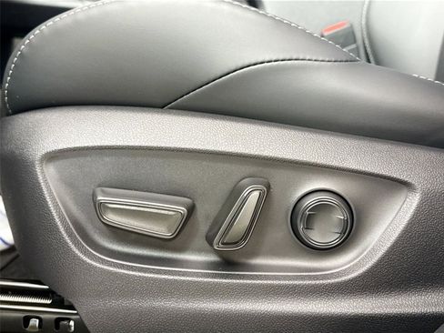 Certified 2026 Toyota bZ image 31