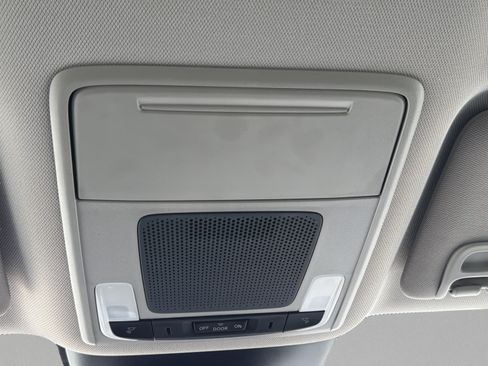 Certified 2025 Honda Pilot EX-L image 18